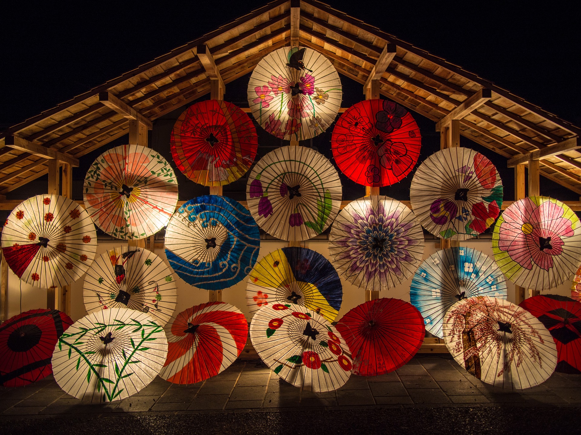 japanese-umbrellas-636870_1920.jpg